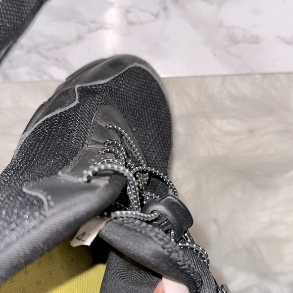 Black Athletic unisex Shoes size 42 US size 8 - Picture 6 of 6